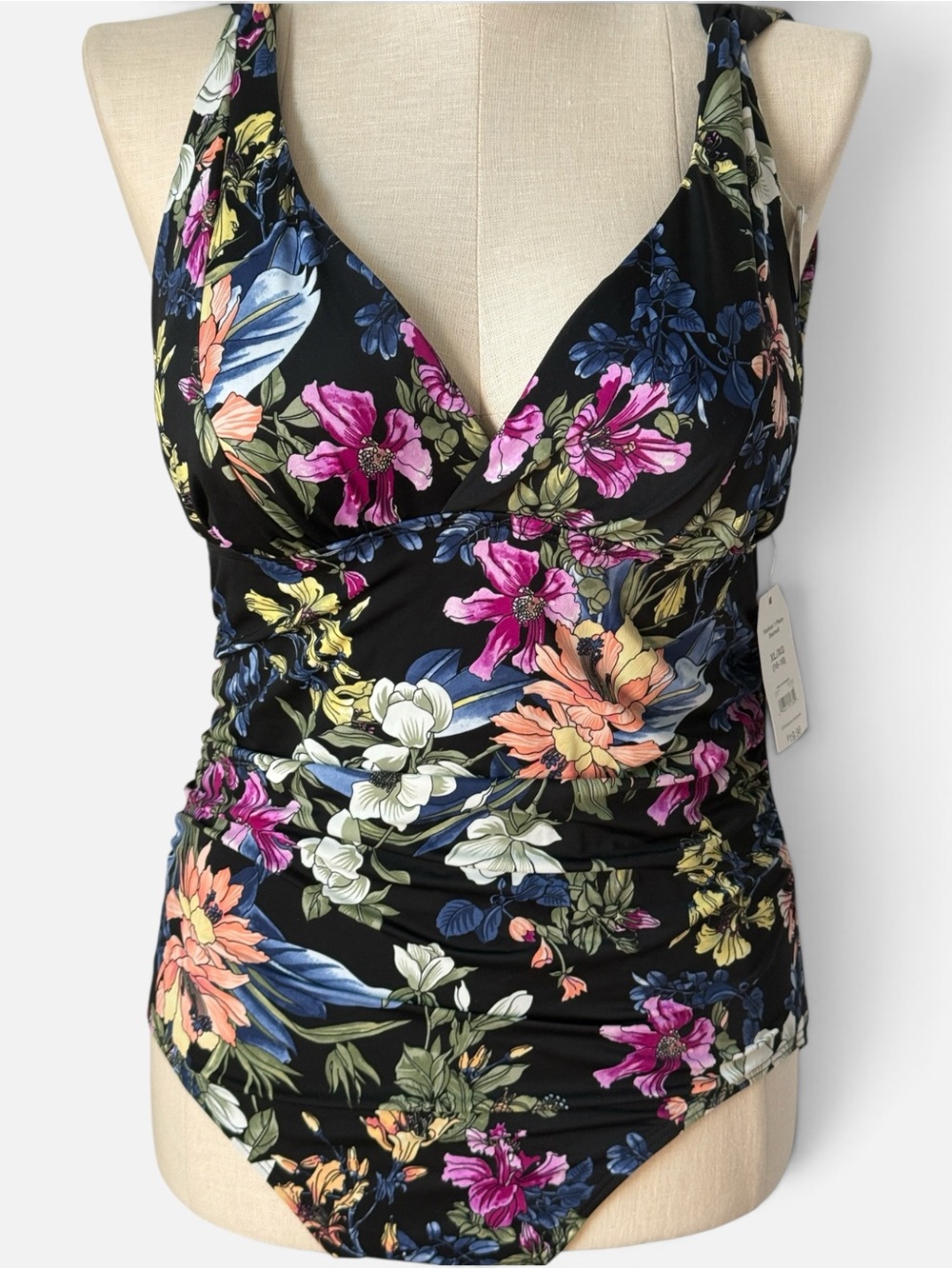Time and Tru Floral  V-Neck Black Women’s one piece swimsuit Nee size XL 16-18